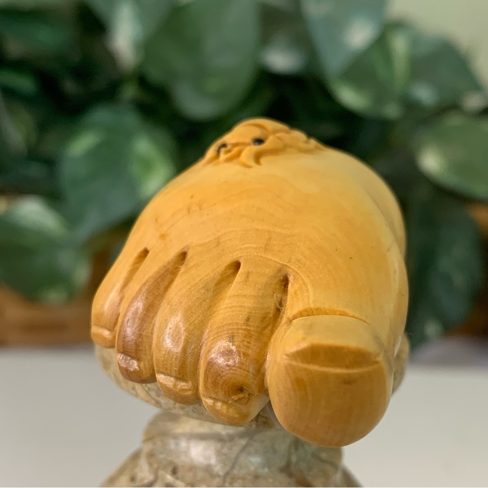 Vintage Netsuke Human Foot With Spider Carving Boxwood Hand Carved Figurine 2.5" - Picture 3 of 16